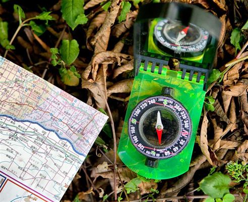 Folding Map Compass with Mirror שלדג מחנאות וספורט